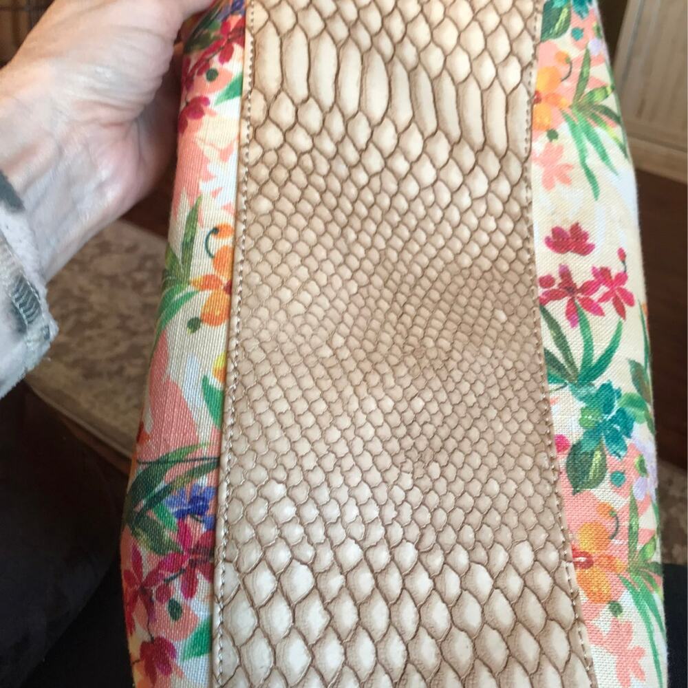 ALDO Spring colored Handbag - Picture 9 of 9